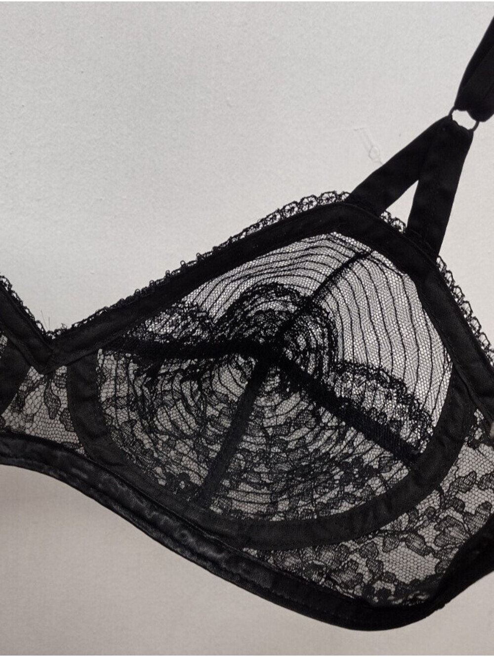 Vintage 50s Hollywood Vette Vasserette Cone Scuplted Bullet Bra 32 B Black Lace